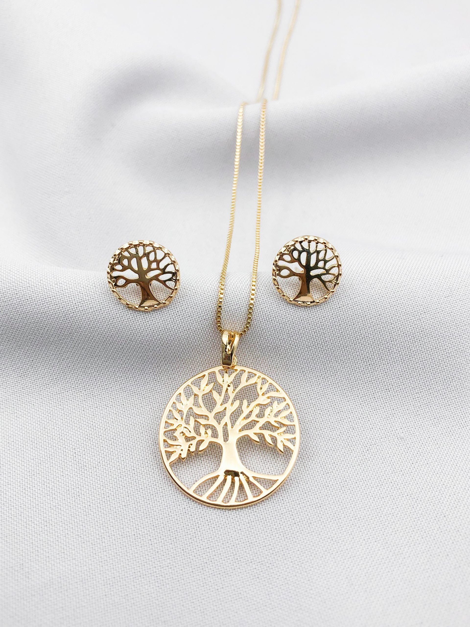 18K gold-plated earrings and necklace set features the symbolic Tree of Life design